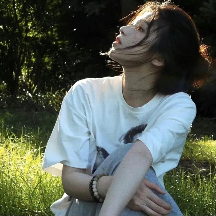 出水红莲